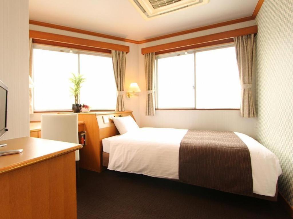 Hotel Livemax Budget Naha Tomarikou Kültér fotó