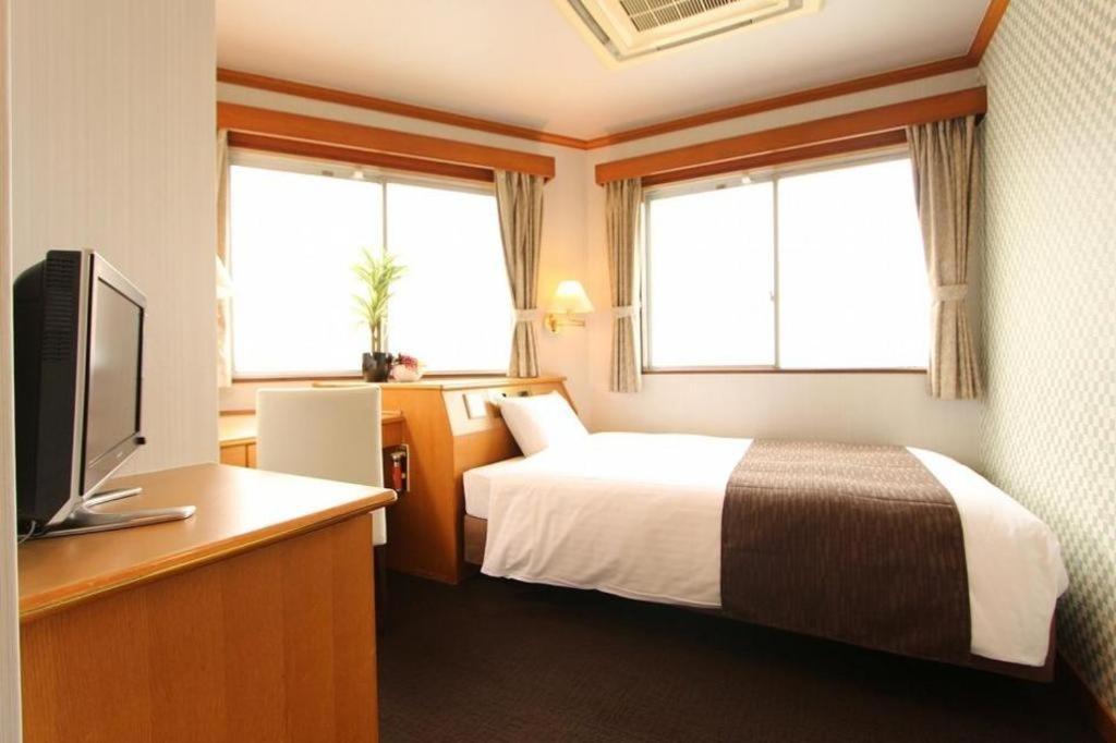 Hotel Livemax Budget Naha Tomarikou Kültér fotó