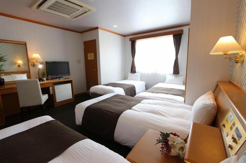 Hotel Livemax Budget Naha Tomarikou Kültér fotó